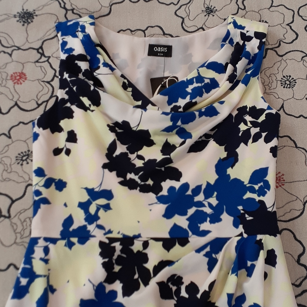 OASIS  FLORAL PRINT DRESS - Picture 2 of 11